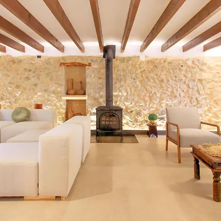 Casou Spacious Countryside Retreat With Pool For Multi-family *