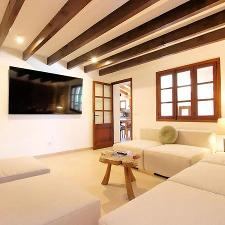 Casou Spacious Countryside Retreat With Pool For Multi-family Villa Pollença