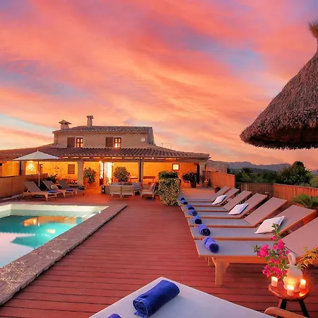 Casou Spacious Countryside Retreat With Pool For Multi-family