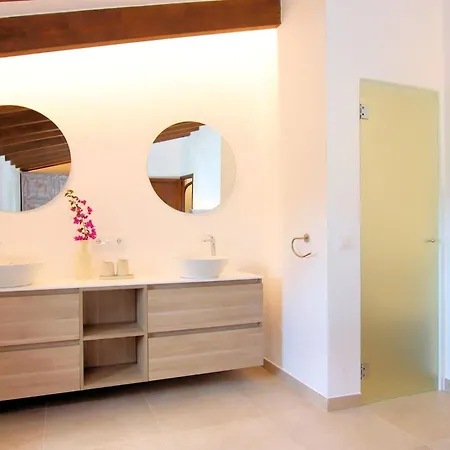 Casou Spacious Countryside Retreat With Pool For Multi-family *