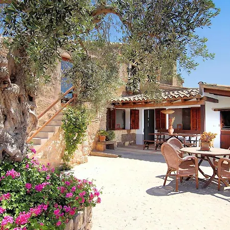 Casou Spacious Countryside Retreat With Pool For Multi-family