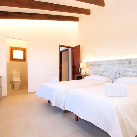 Casou Spacious Countryside Retreat With Pool For Multi-family