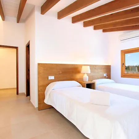 Casou Spacious Countryside Retreat With Pool For Multi-family Villa
